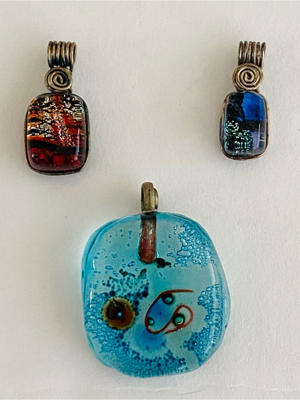 Handmade Glass Pendants Silver Bail
Blue Red Artisan Boho Oceancore Bubbles